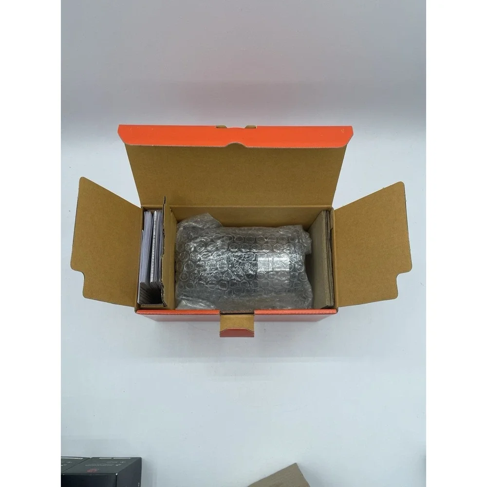 Sony E 55-210mm f/4.5-6.3 OSS Lens for Sony E-Mount Cameras Silver